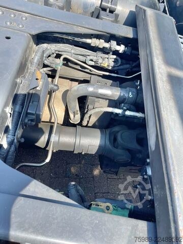 Padrão-SZM Iveco S-WAY 460 332205 KM!!  CNG ,RETARDER,  FRIGO