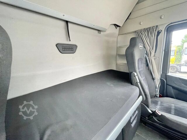 Padrão-SZM Iveco S-WAY 460 CNG,  RETARDER, ACC