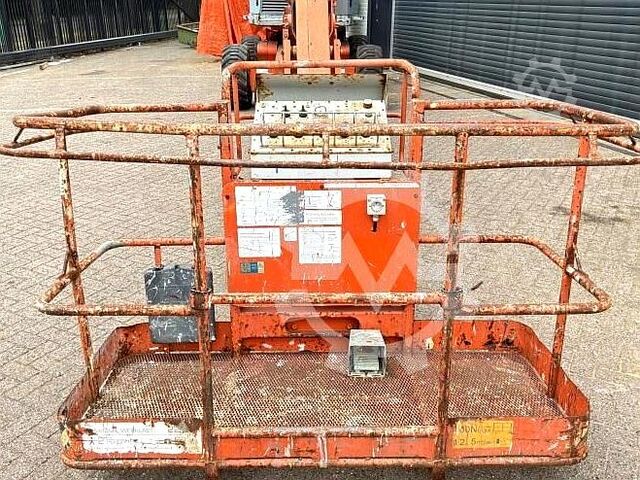 Plataforma elevatória Aichi SP21AJ