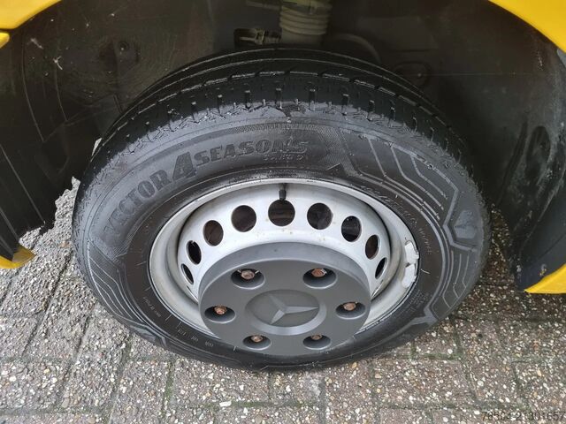 Refrigerated/freezer transport (closed box) Mercedes-Benz Sprinter 516 CDI Koelkoffer MT LBW -20C/+20C Ko...