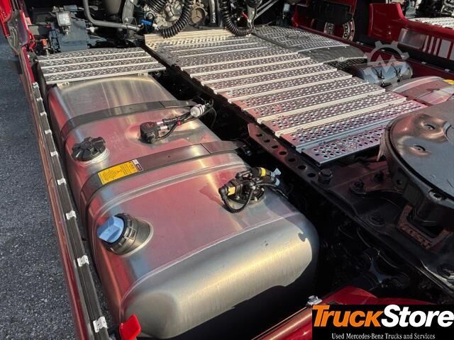 Standard tractor unit  Actros 1863 HERITAGE MOTION
