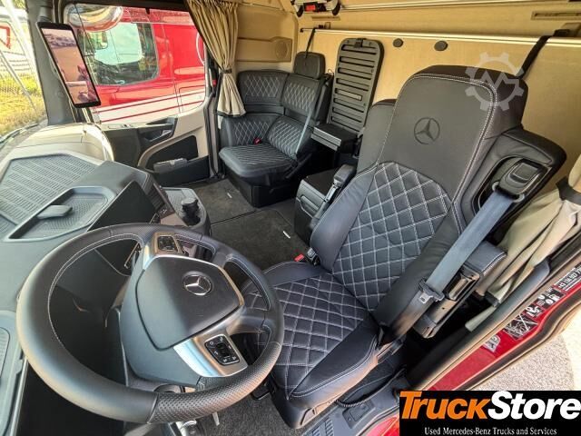 Standard tractor unit  Actros 1863 HERITAGE MOTION