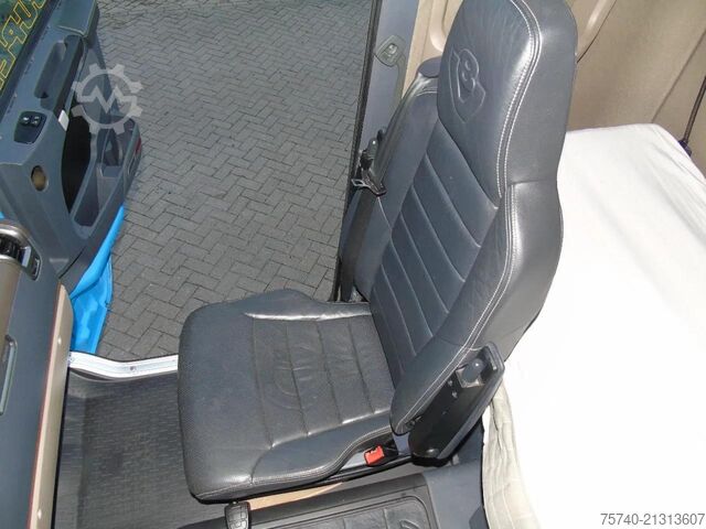 Standard tractor Scania R 520 + ETADE + V8 + euro 6 + NICE TUCK