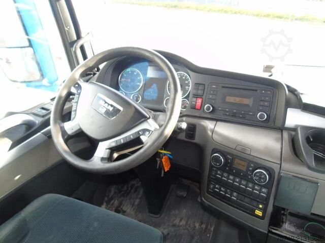 Gesloten bak MAN TGA 18.400 + combi + lift + euro 5 + 2.70