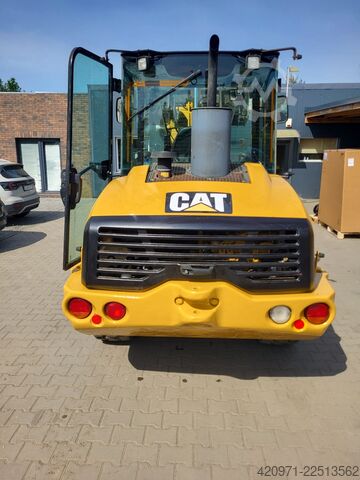 Carregadora de rodas Caterpillar 906H2
