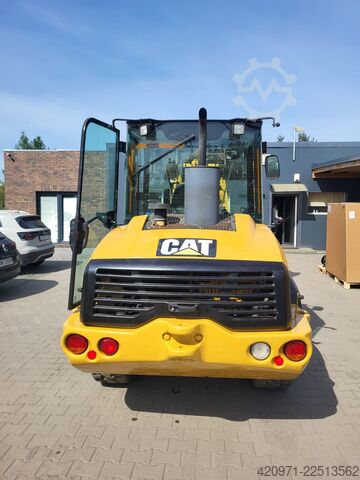 Carregadora de rodas Caterpillar 906H2