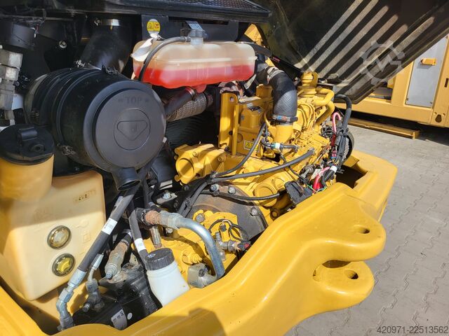 Carregadora de rodas Caterpillar 906H2