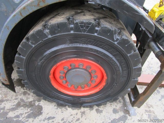 Chariot élévateur à fourche diesel Linde H30D-02 Triplex-Freihub 4,7m Hubhöhe + Seitenschie