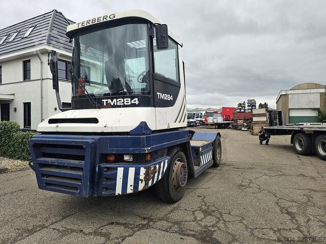 Eindtrekker TERBERG RT283 /TERMINAL TRACTOR 4X4/ TURNING CHAIR. /AU...