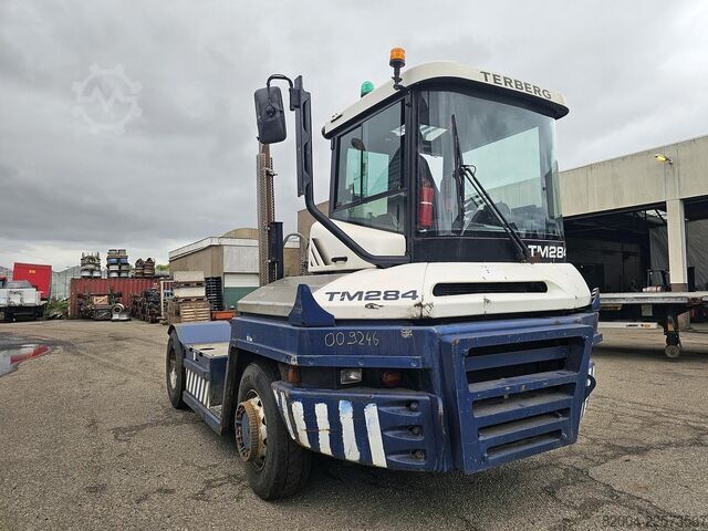 Eindtrekker TERBERG RT283 /TERMINAL TRACTOR 4X4/ TURNING CHAIR. /AU...