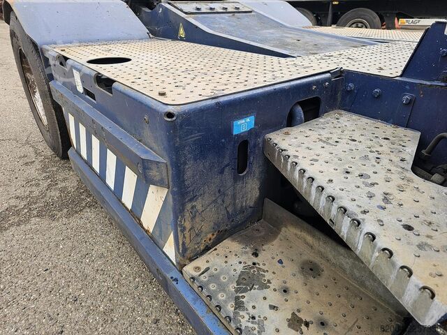 Eindtrekker TERBERG RT283 /TERMINAL TRACTOR 4X4/ TURNING CHAIR. /AU...