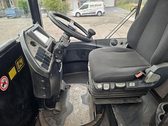 Ciągnik terminalowy TERBERG RT283 /TERMINAL TRACTOR 4X4/ TURNING CHAIR. /AU...