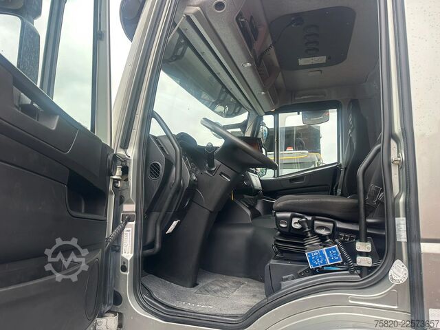 Volquete Iveco Trakker 500 10X4  KIPPER/TIPPER./PIET RUIZEVELD...
