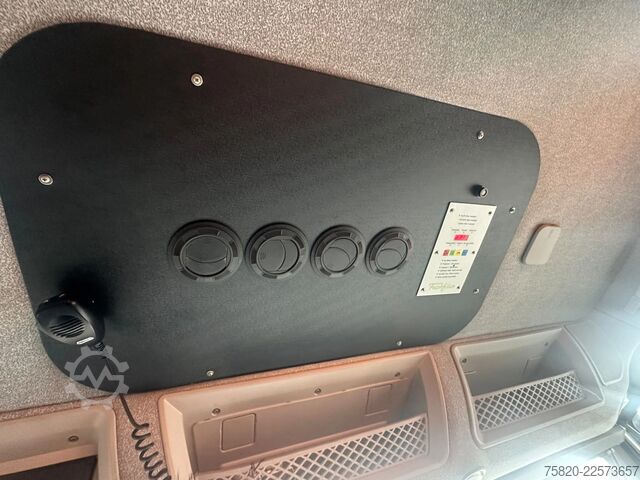 Volquete Iveco Trakker 500 10X4  KIPPER/TIPPER./PIET RUIZEVELD...