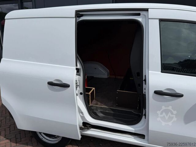 Skåpbil Renault Kangoo 1.5 dCi 75pk Luxe L1 AC Cruise PDC Led 0...
