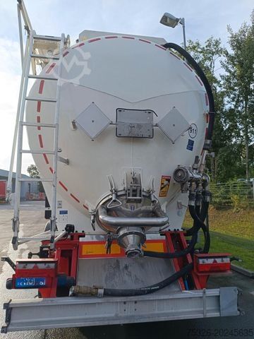 Semirremolque silo KÄSSBOHRER Kippsilo 60m³ ADR