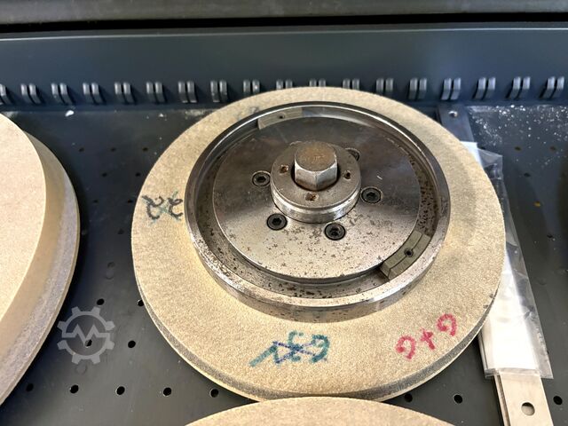 Dílenská zásuvková skříň s obsahem KIND Workshop drawer cabinet with contents