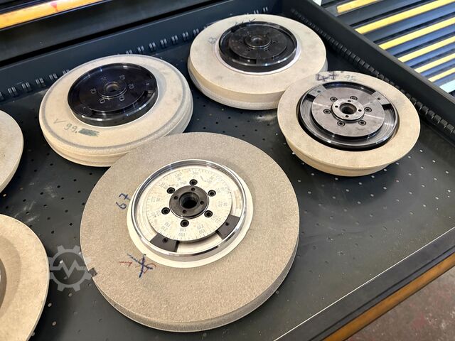 Dílenská zásuvková skříň s obsahem KIND Workshop drawer cabinet with contents