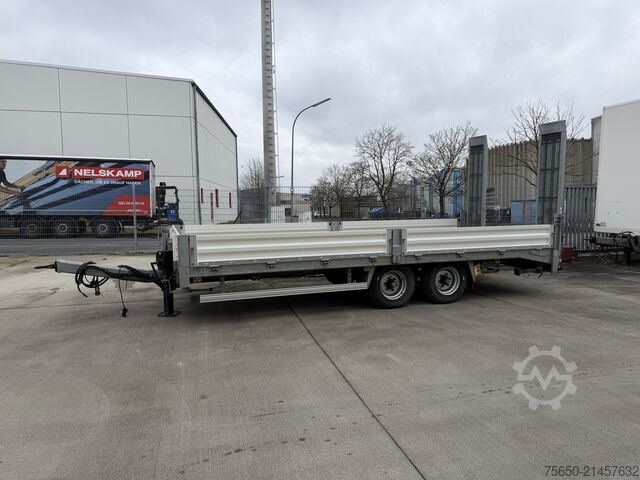 Nízkoložný přívěs  tt  Tandemtieflader, hydr. Rampen, wenig Benutzt