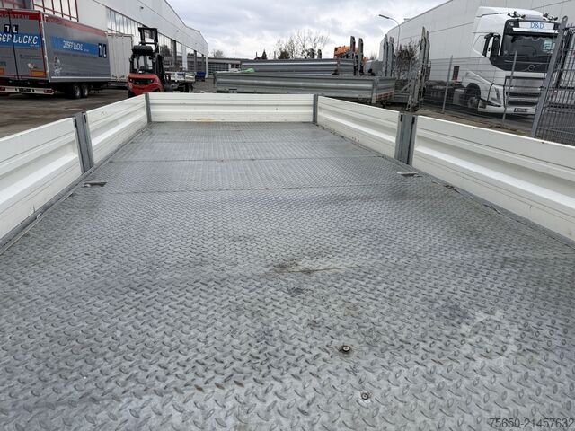 Nízkoložný přívěs  tt  Tandemtieflader, hydr. Rampen, wenig Benutzt