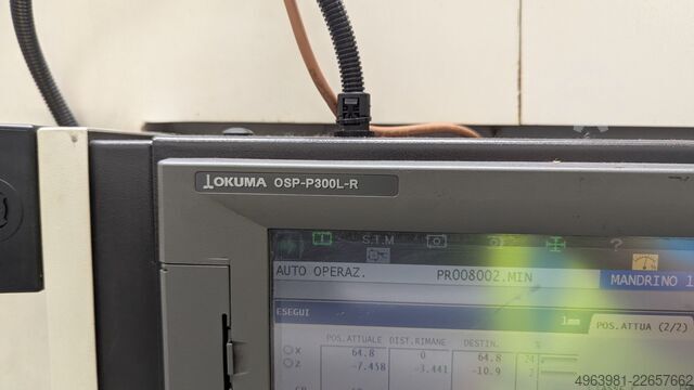 Torno CNC com alimentador de barras OKUMA L300-MW
