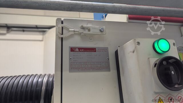 Torno CNC com alimentador de barras OKUMA L300-MW