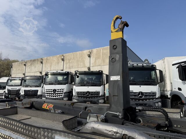Autocarro ribaltabile Mercedes-Benz Arocs 3243 K 8X4 Haken Hyva