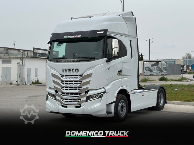 Trattore stradale standard Iveco S-WAY 490