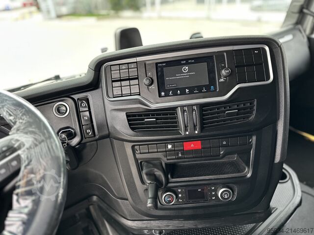 Trattore stradale standard Iveco S-WAY 490