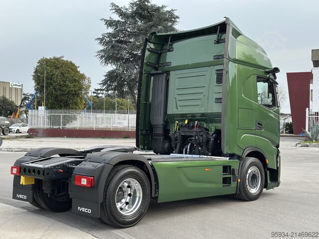 Trattore stradale standard Iveco S-WAY 580 ADR