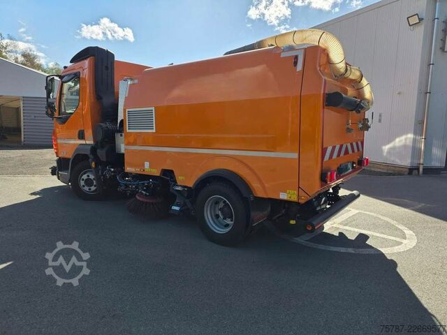 Gatusopmaskin DAF XB 210 Kehrmaschine wie neu Brock VS4 Kehraufbau