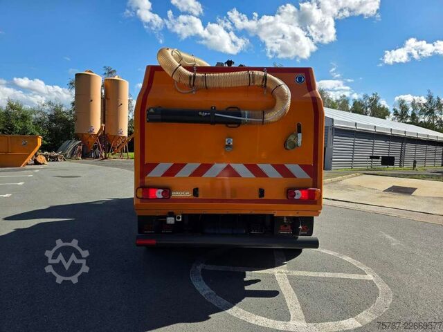 Gatusopmaskin DAF XB 210 Kehrmaschine wie neu Brock VS4 Kehraufbau