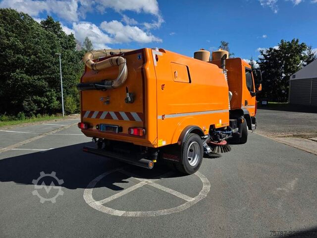 Gatusopmaskin DAF XB 210 Kehrmaschine wie neu Brock VS4 Kehraufbau