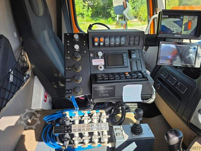 Gatusopmaskin DAF XB 210 Kehrmaschine wie neu Brock VS4 Kehraufbau