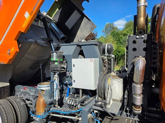 Gatusopmaskin DAF XB 210 Kehrmaschine wie neu Brock VS4 Kehraufbau