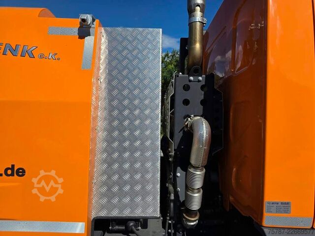 Gatusopmaskin DAF XB 210 Kehrmaschine wie neu Brock VS4 Kehraufbau