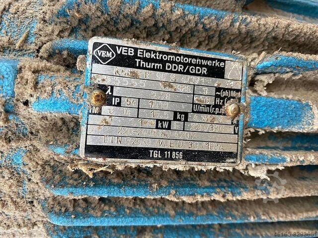 Mașini de transport Roller conveyor with chain cross conveyor