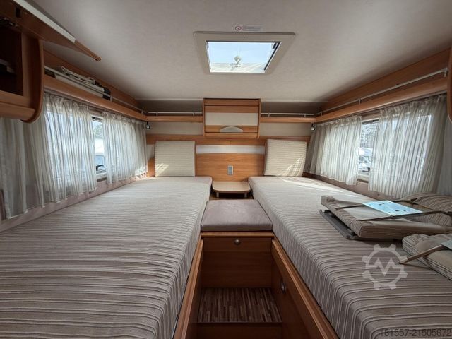 Integrovaný obytný vůz HYMER/ERIBA B-Klasse SL B-SL 674 3,0 Ltr. SAT+TV, Solar,