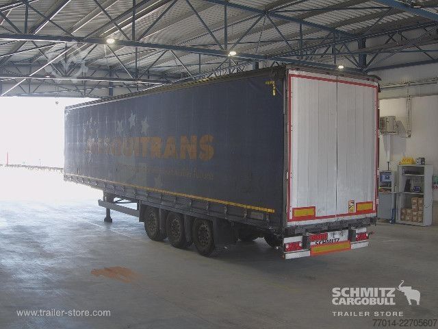 Nyitott ponyvás félpótkocsi Schmitz Cargobull Curtainsider Mega