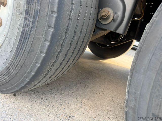Otvorena poluprikolica sa ceradom KÖGEL SN24 * * 2 X LIFTACHSE * SAF * GUT BETREIFT