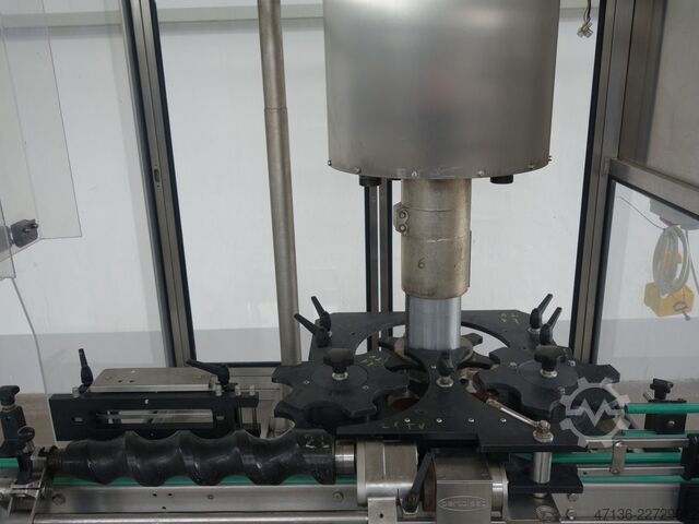 Cerradora de botellas de 6 cabezales BERTOLASO Sigma 606
