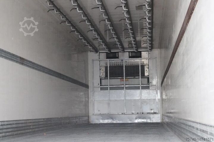 Gekoeld/bevroren transport Renders MEAT + 3x BPW + CARRIER