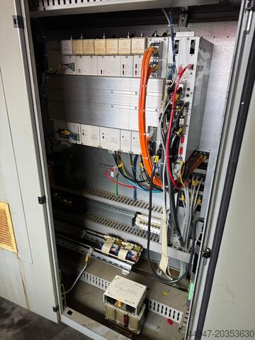Centre d'usinage universel DECKEL MAHO DMU 60 T