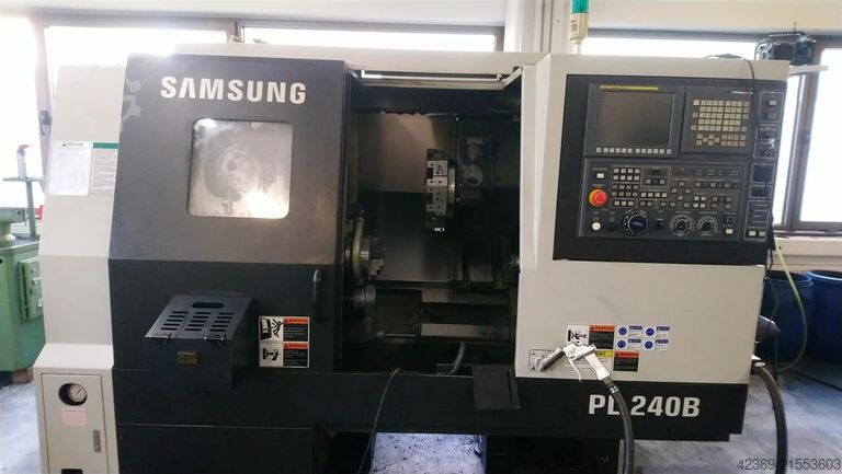CNC soustružnické a frézovací centrum SMEC (Samsung Machine Tools Company) PL 240 B