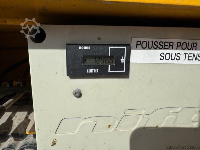  NIFTYLIFT HR12 NE Knikarmhoogwerker 4x2 Elektrisch 2011 12M werkhoogte