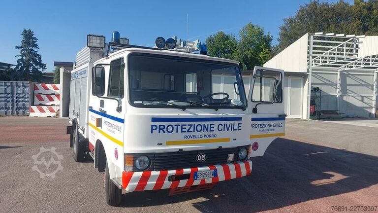 Speciální nákladní automobil Iveco FIAT 79.13  - 7 posti - Protezione civile -