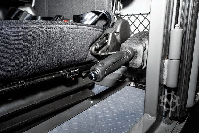 Carregadeira HZM 811-T Profi Yunnei 25PS