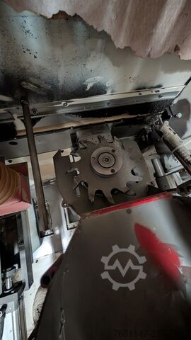 Máquina de postformado IMA 