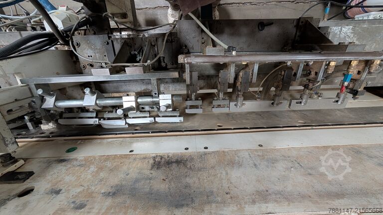 Máquina de postformado IMA 