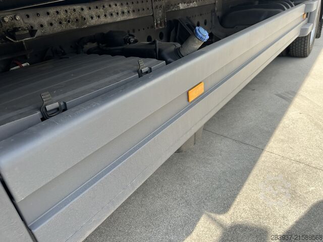 Vrachtwagen met bakwagen Mercedes-Benz Atego 1230